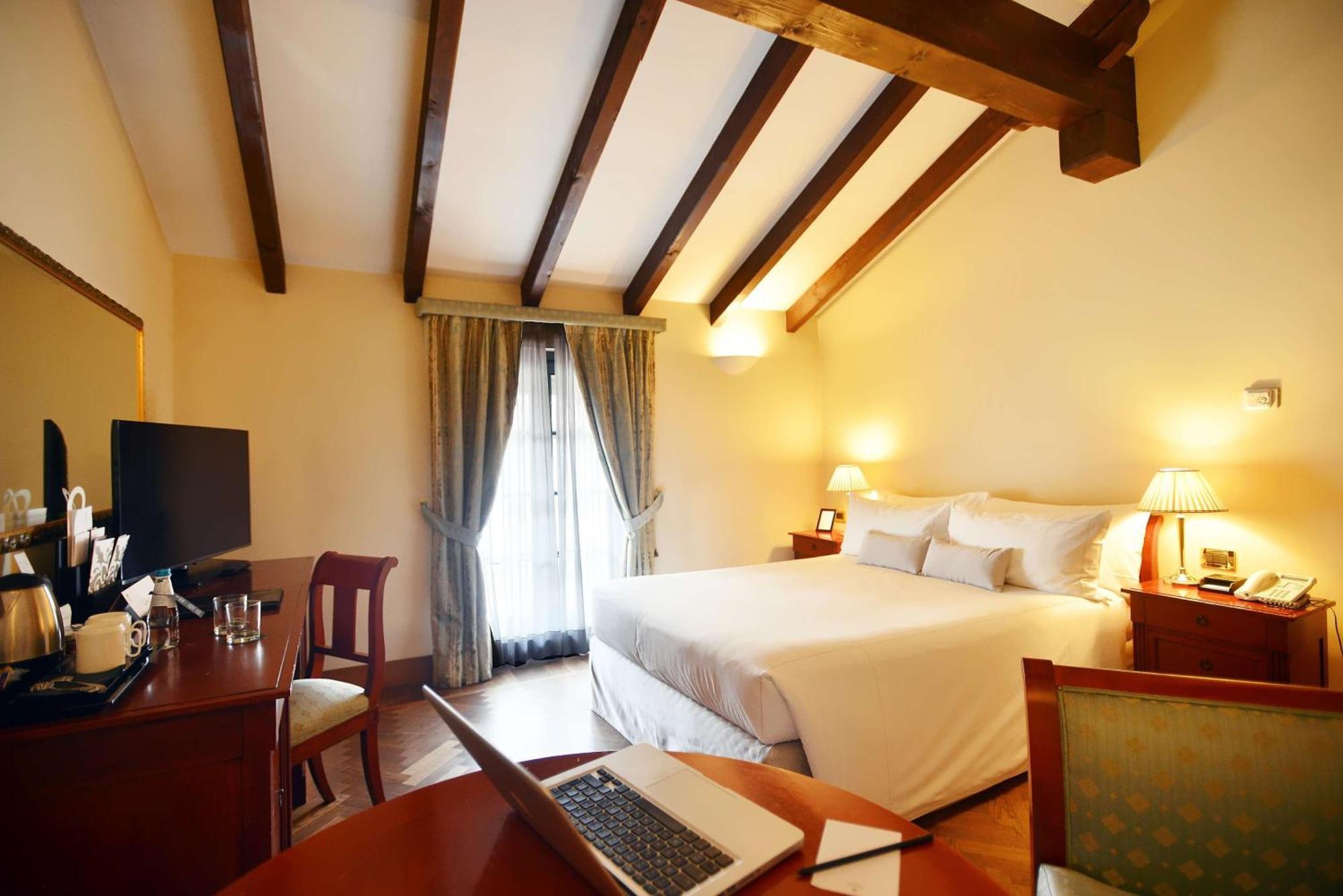 Grand Hotel Villa Torretta, Curio Collection by Hilton Sesto San Giovanni Esterno foto